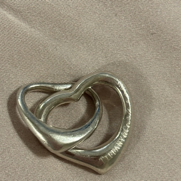 Vintage Tiffany & Co sterling silver double heart pendant by Elsa Peretti - Picture 6 of 10
